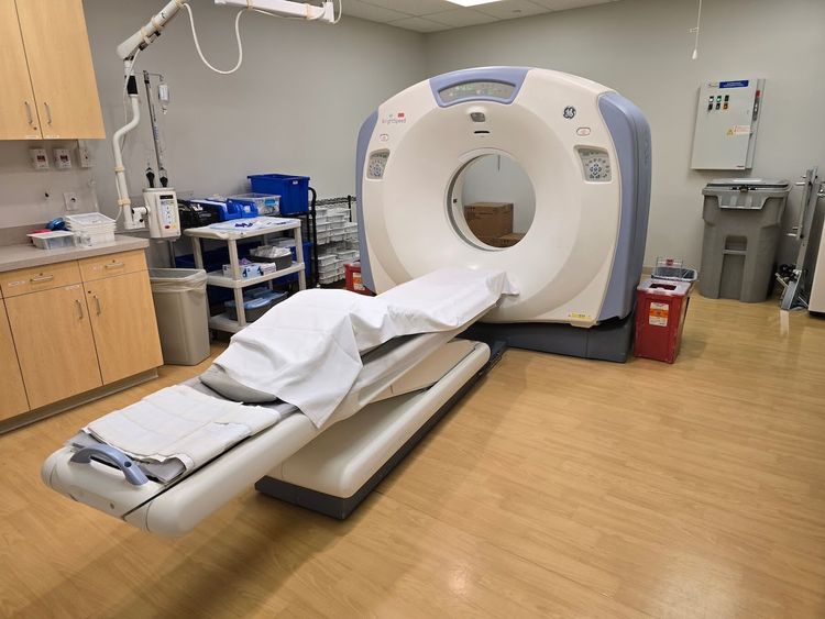 GE BrightSpeed 16 ELITE CT Scanner