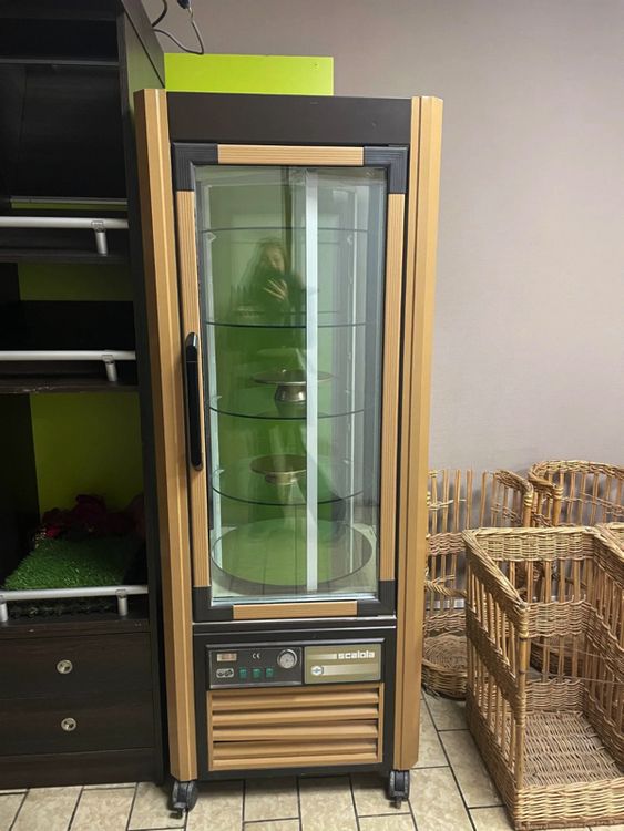 SCAIOLA, Rotating Refrigerated Showcase