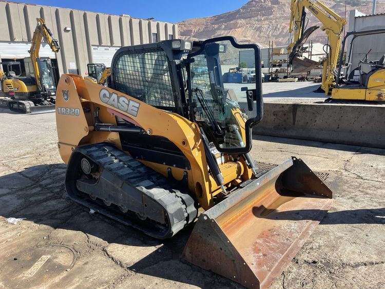 Case TR 320 Skid Steer Loader