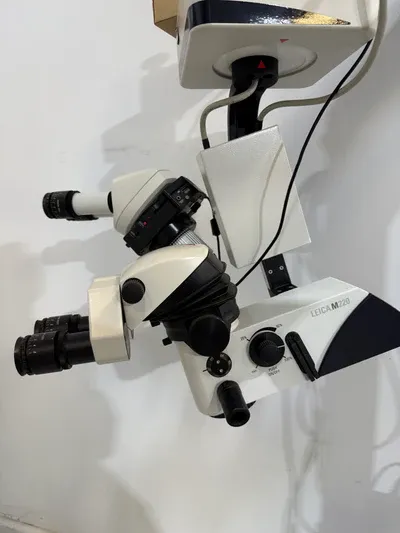 Leica M220 F12  Microscope