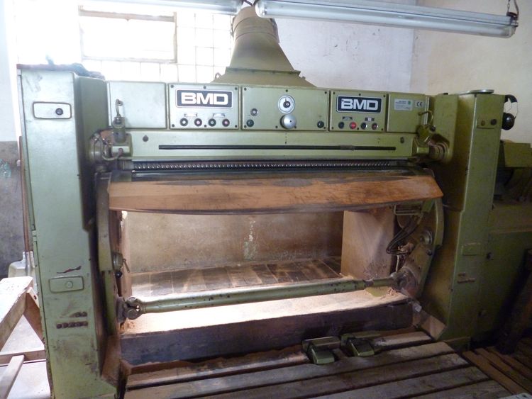 BMD 1800 Fleshing machine