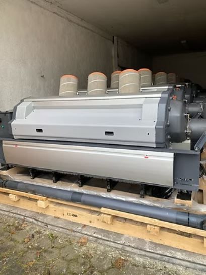 12 Staubli LX1600 4096