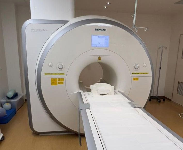 Siemens Magnetom Aera 1.5T MRI