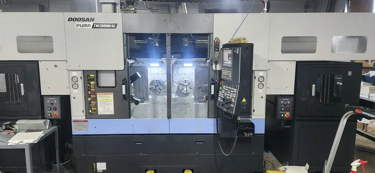 Doosan Fanuc control system 3500 rpm TW2600M-GL  2 Axis