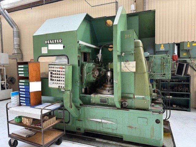 Pfauter P900 300 RPM CNC Gear Hobbing Machine