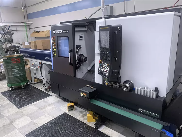 Doosan Fanuc i Series control 4500 rpm DN SOLUTIONS LYNX 2100LSYB 3 Axis