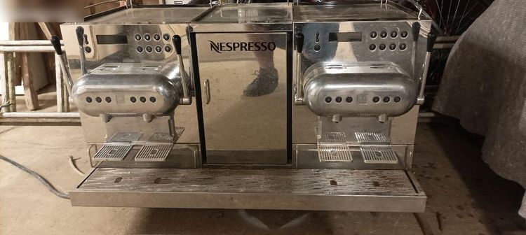 Nespresso Aguila 240 Coffee Machine