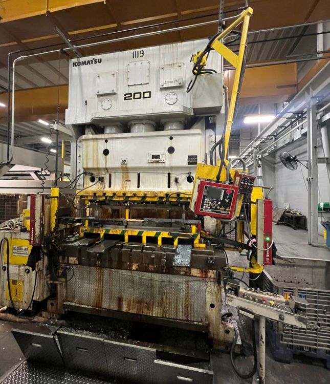 Komatsu OBW200-2 220 ton