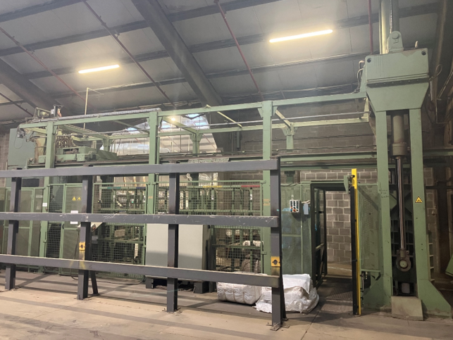 St eloi Press - linear robot and 100-ton baler