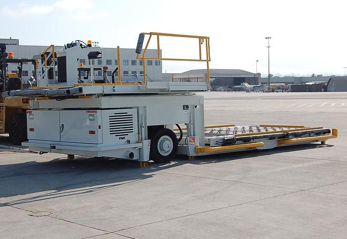 FMC Commander 15 Cargo loader