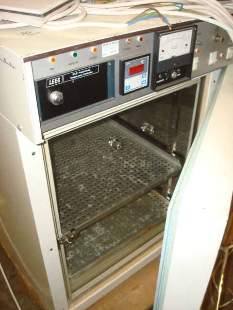 LEEC Incubator Oven