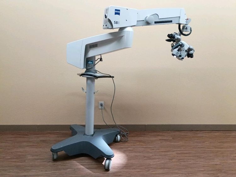 ZEISS Opmi Vario Surgical Microscope