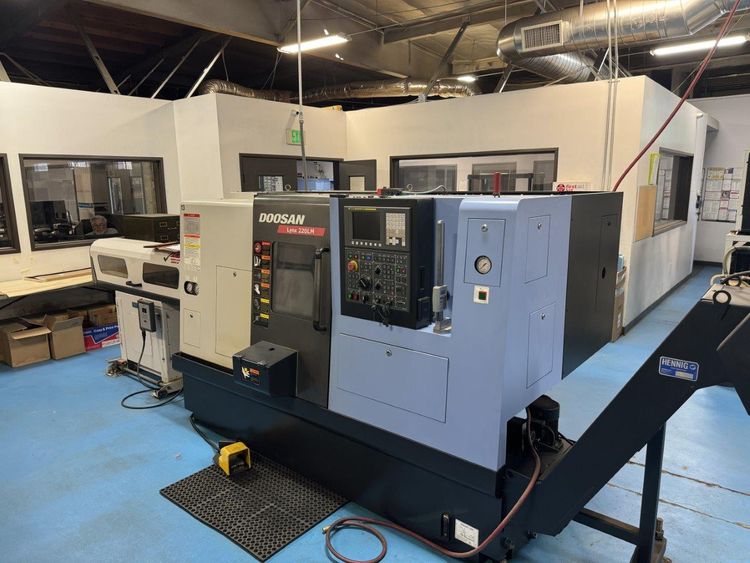 Doosan FANUC CNC CONTROL 6,000 RPM LYNX 220LMC