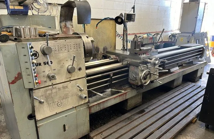 Toolmex Engine Lathe 1400 RPM TUR 560
