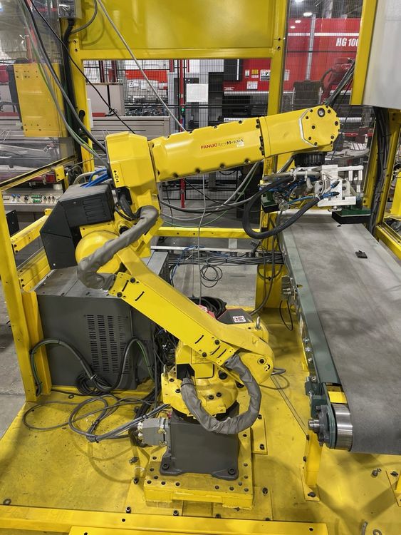 Fanuc M-10iA/12 6 Axis 12 kg (26 lbs)