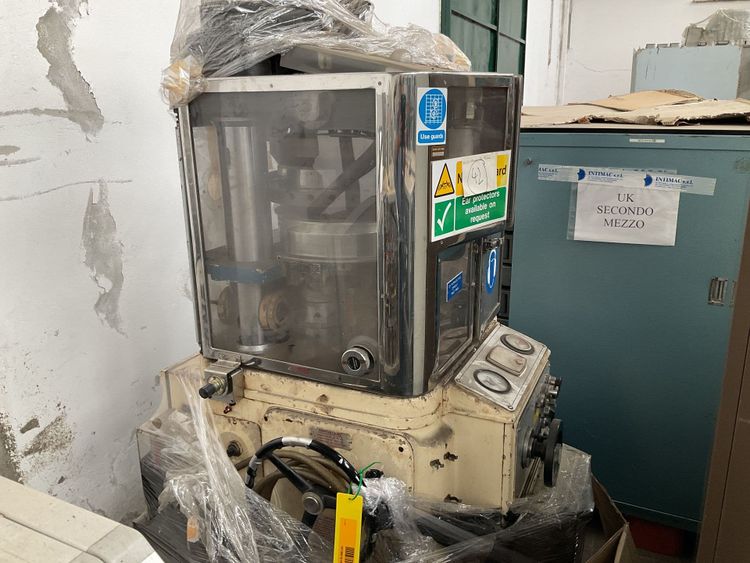 Manesty Rotating Tablet Press