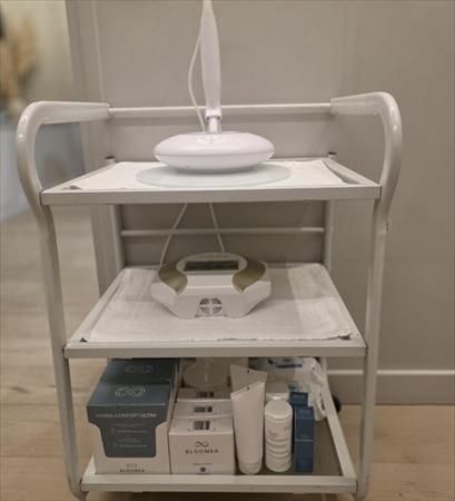 Bloomea  La Fontaine machine + NéoLift module Dermatology