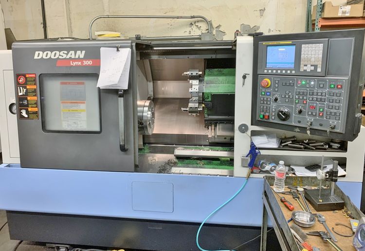 Doosan DOOSAN-FANUC i SERIES CONTROL 3500 RPM LYNX 300 2 Axis