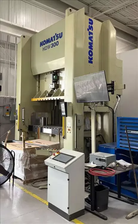 Komatsu H2W300-S Servo Drive Straight Side Double Crank Press 330 Ton