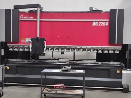 Amada HG2204M30 AMADA AMNC/3I,8-AXIS 250 TON X 169.3"