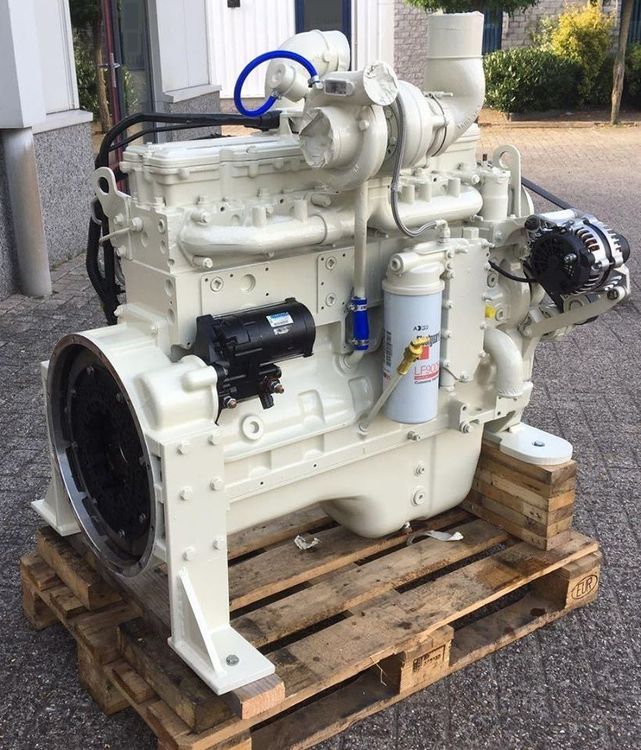 2 Cummins QSL9 Diesel Marine Engine