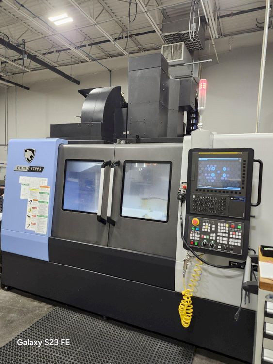 Doosan DN SOLUTIONS DNM 5700S 3 Axis