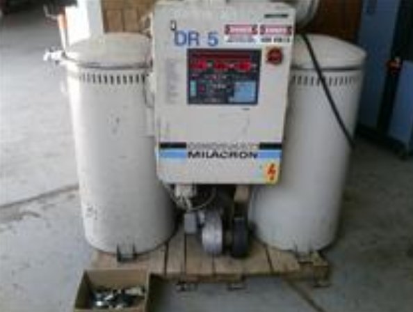 Cincinnati Milacron CDD-300 Desicant Dryer  with Hoppers