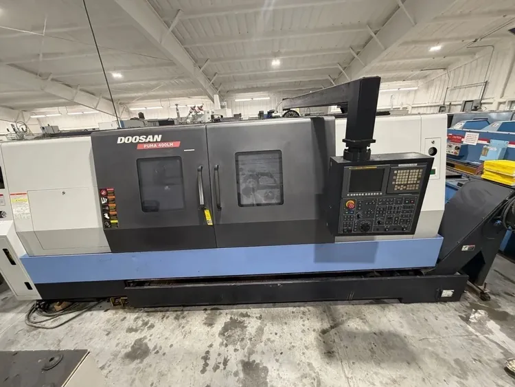 Doosan FANUC SERIES I CNC Control 4,000 RPM PUMA 4100LMB  3 Axis