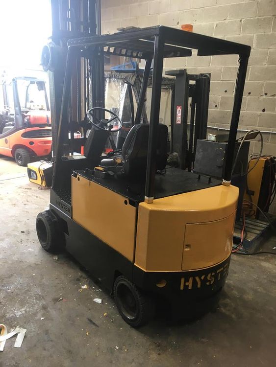 Hyster E3.00XL 3 Ton Electric with Container Spec Mast