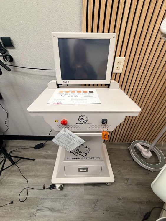 Rohrer Pixel8  RF Microneedling Device
