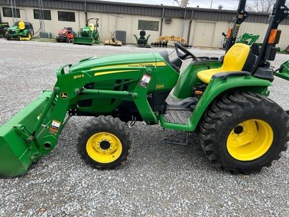 John Deere 3032e Tractor 