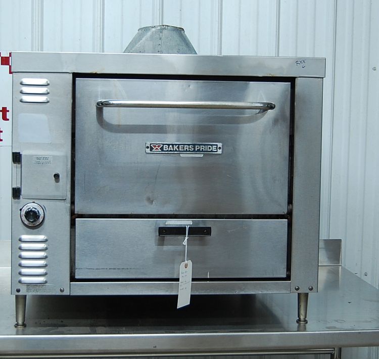 Baker's Pride Counter Top Natural Gas Double Deck Stone Pizza Oven