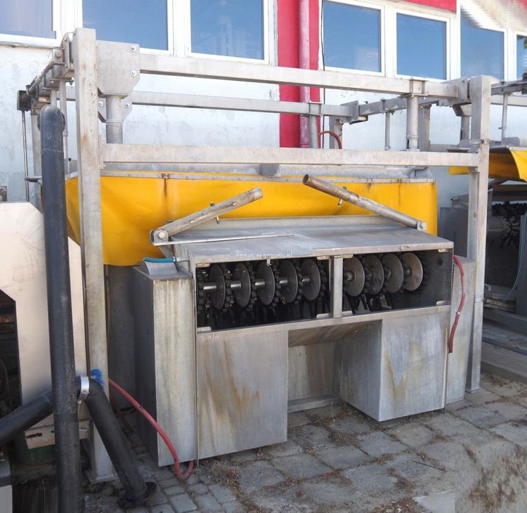 Plucking Machine