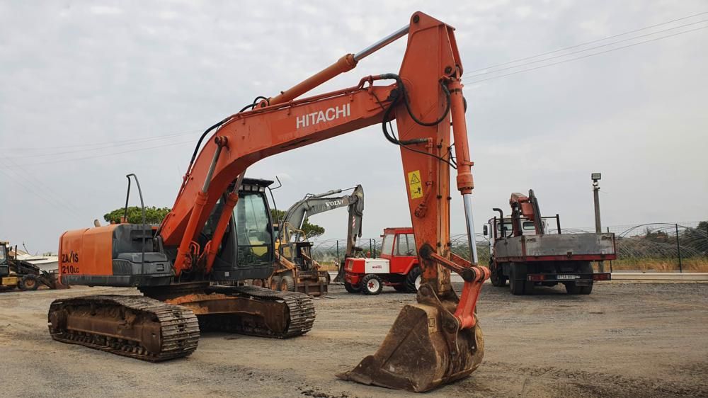 Hitachi ZX210LC Tracked Excavators