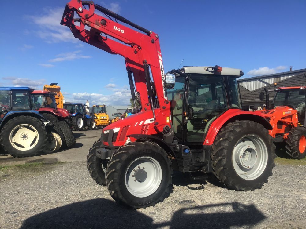 Massey Ferguson 5712 SL Tractor