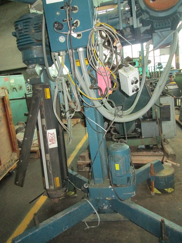 Entwistle, Viteck Vertical Extruder