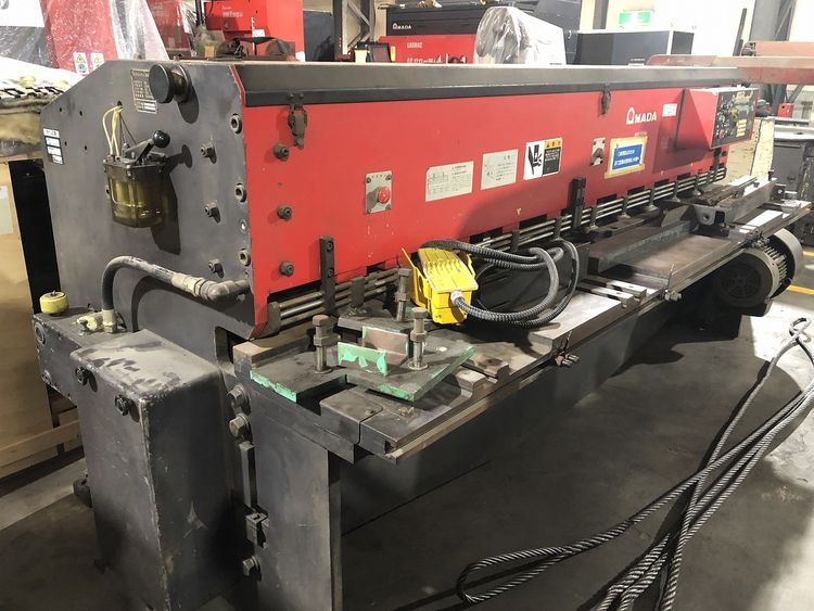 Amada M‑2545