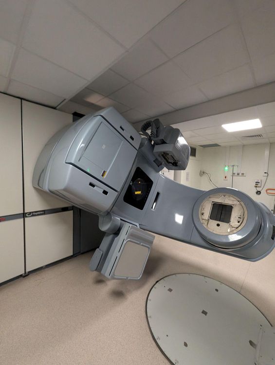 Varian iX Silhouette Linear Accelerato
