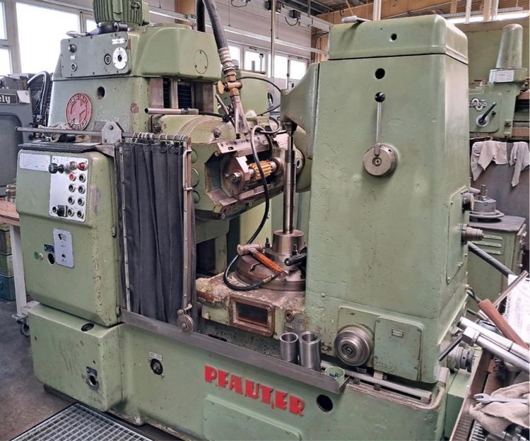 Pfauter P 400 Variabl Gear cutting machines