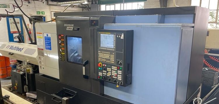 Doosan Fanuc I Series With Iguide 6000 Rpm Lynx 220lyc 4 Axis 