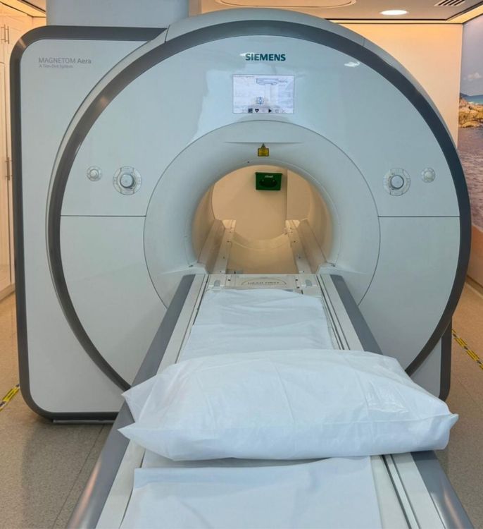 Siemens 1.5T Magnetom Aera MRI