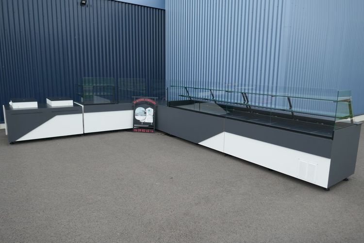 FMA Concept Shop Display Case