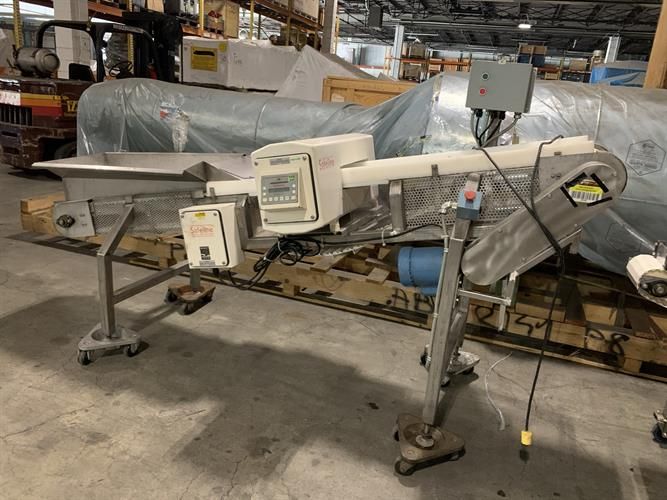 Safeline Metal Detector