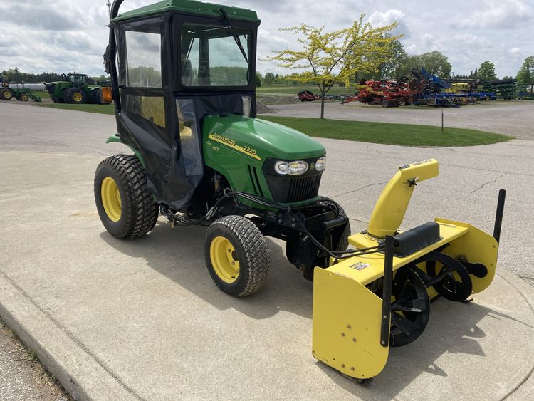 John Deere 2320 Tractor 0128