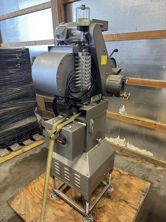 A&K Hand Fed Corn Cutter