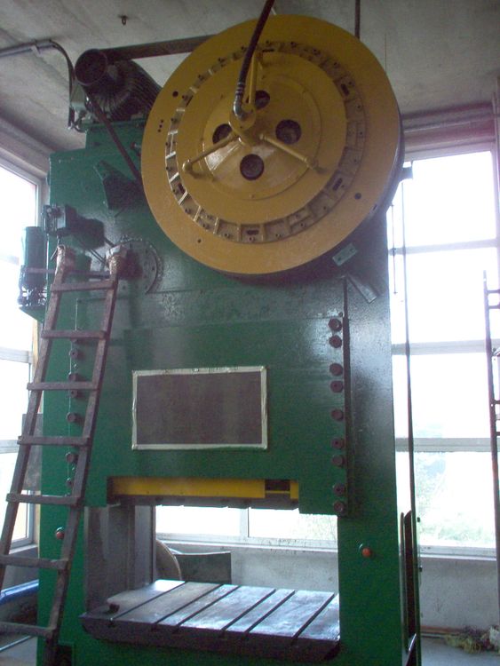 Ravne KES Forging press 630 Tons