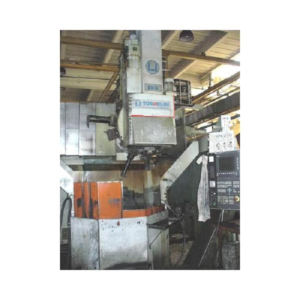 TOS SKIQ 8 - 3 Vertical Lathes