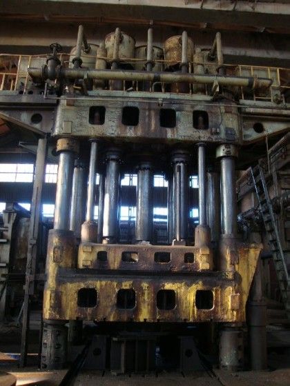 Hydraulic Head Press Max. 2000 Ton