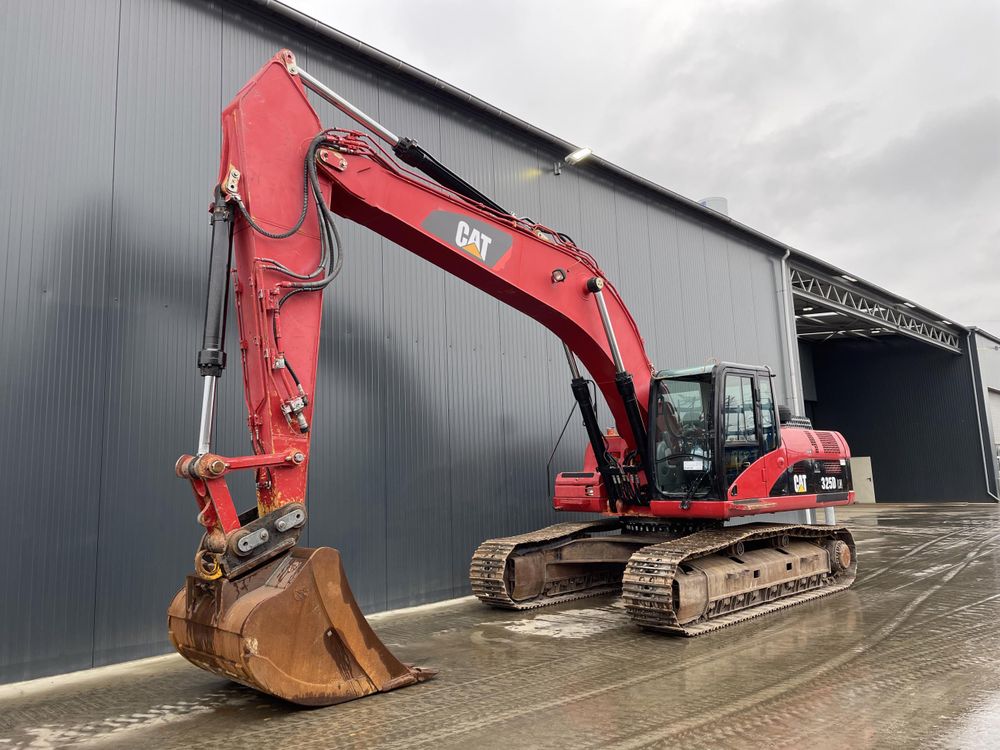 Caterpillar 325D Tracked Excavator