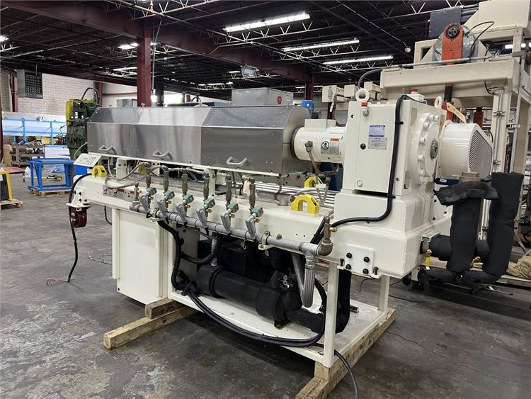 Cincinnati Milacron 3" Extruder